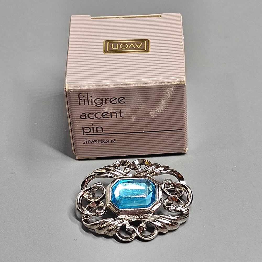 AVON Blue Faux Aquamarine Filigree Accent Pin Brooch Silvertone 1989 Vintage